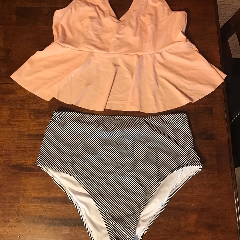 Cupshe Two Piece Swimsuit - Unworn